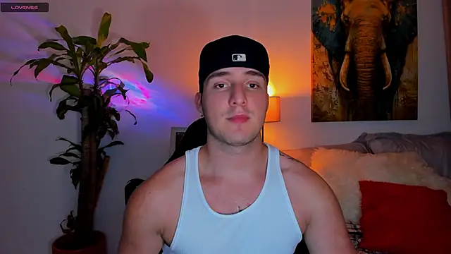 Snapshot of liam_oficial02 chatting on 03-18-25, 02:25 liam oficial02 online show from 03-18-25, 02:25