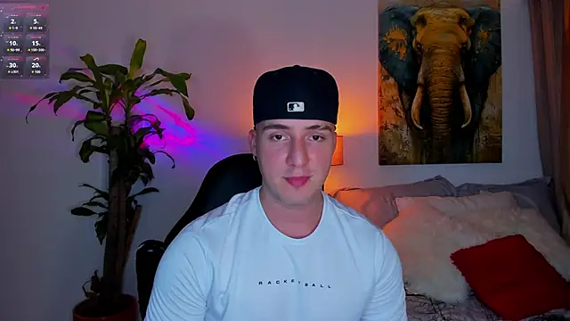 Snapshot of liam_oficial02 chatting on 03-20-25, 04:07 liam oficial02 online show from 03-20-25, 04:07