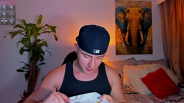 Snapshot of liam_oficial02 chatting on 03-21-25, 05:11 liam oficial02 online show from 03-21-25, 05:11