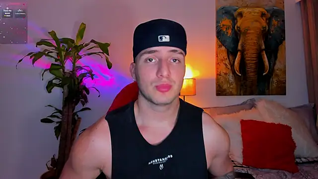 Snapshot of liam_oficial02 chatting on 03-22-25, 06:11 liam oficial02 online show from 03-22-25, 06:11