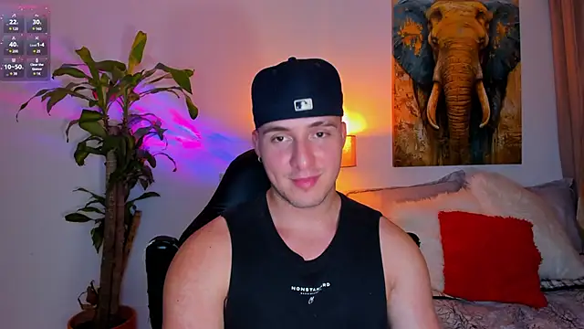 Snapshot of liam_oficial02 chatting on 03-22-25, 09:13 liam oficial02 online show from 03-22-25, 09:13