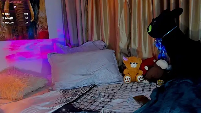 Snapshot of liam_oficial02 chatting on 09-12-25, 03:39 liam oficial02 online show from 09-12-25, 03:39