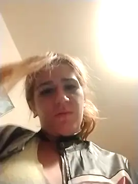 Snapshot of halobabe7620 chatting on 10-17-25, 10:18 halobabe7620 online show from 10-17-25, 10:18