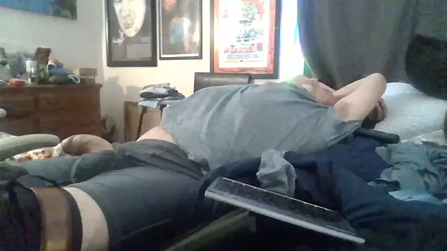 Snapshot of den-rock4u chatting on 11-11-25, 04:12 den-rock4u online show from 11-11-25, 04:12