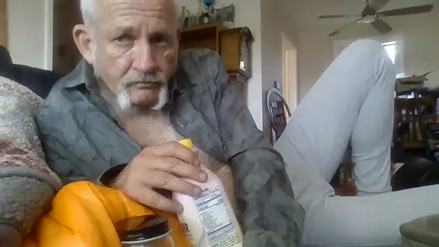 Snapshot of den-rock4u chatting on 11-24-25, 10:42 den-rock4u online show from 11-24-25, 10:42