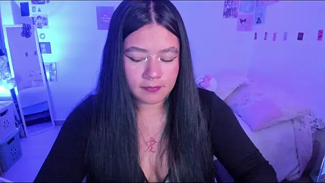 Snapshot of StephaniFox chatting on 01-18-25, 02:47 StephaniFox online show from 01-18-25, 02:47