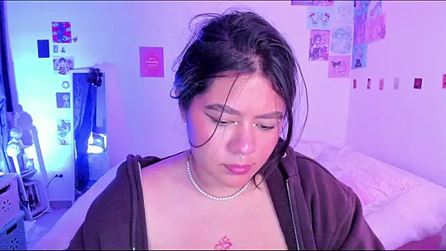 Snapshot of StephaniFox chatting on 01-19-25, 04:01 StephaniFox online show from 01-19-25, 04:01