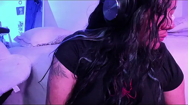 Snapshot of StephaniFox chatting on 01-23-25, 07:00 StephaniFox online show from 01-23-25, 07:00