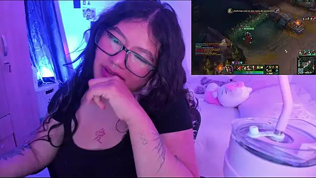 Snapshot of StephaniFox chatting on 01-28-25, 05:11 StephaniFox online show from 01-28-25, 05:11