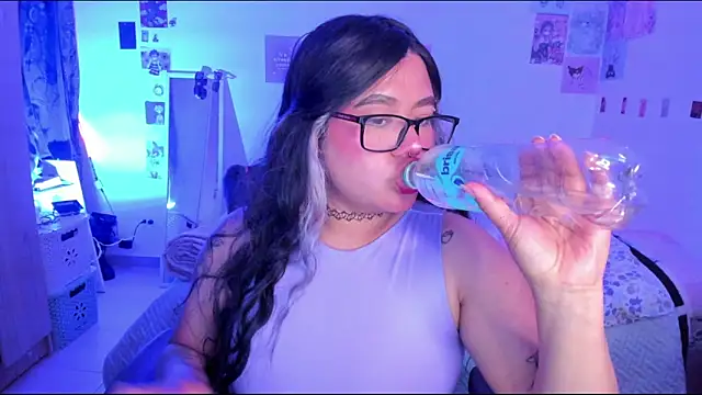 Snapshot of StephaniFox chatting on 01-30-25, 02:06 StephaniFox online show from 01-30-25, 02:06