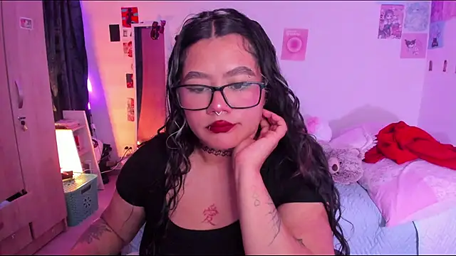 Snapshot of StephaniFox chatting on 01-31-25, 12:50 StephaniFox online show from 01-31-25, 12:50