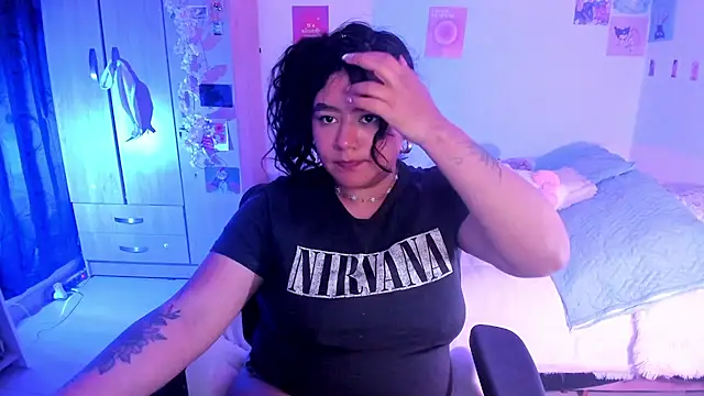 Snapshot of StephaniFox chatting on 02-19-25, 12:03 StephaniFox online show from 02-19-25, 12:03