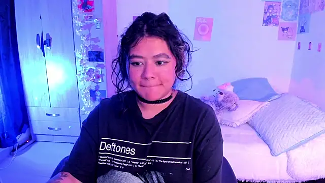 Snapshot of StephaniFox chatting on 02-24-25, 06:49 StephaniFox online show from 02-24-25, 06:49