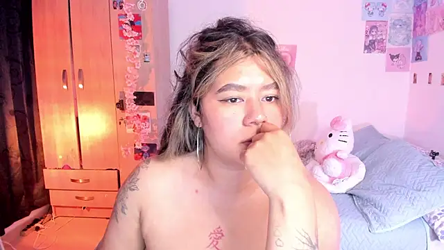 Snapshot of StephaniFox chatting on 03-12-25, 03:24 StephaniFox online show from 03-12-25, 03:24