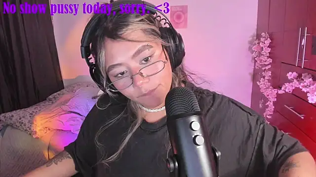 Snapshot of StephaniFox chatting on 09-19-25, 05:53 StephaniFox online show from 09-19-25, 05:53