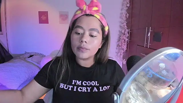 Snapshot of StephaniFox chatting on 09-21-25, 01:18 StephaniFox online show from 09-21-25, 01:18