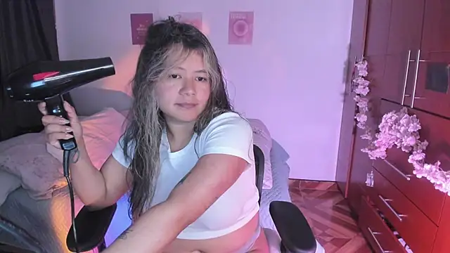 Snapshot of StephaniFox chatting on 09-27-25, 11:43 StephaniFox online show from 09-27-25, 11:43