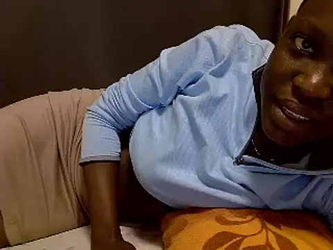 Snapshot of heather_savage chatting on 02-20-25, 10:26 heather savage online show from 02-20-25, 10:26