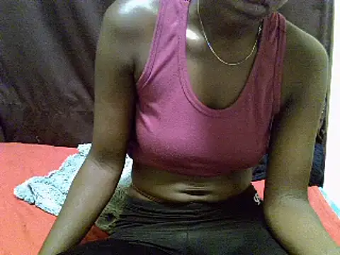 Snapshot of heather_savage chatting on 03-09-25, 06:39 heather savage online show from 03-09-25, 06:39