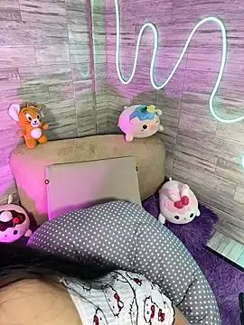 Snapshot of Bubalu_Uwwu chatting on 11-06-25, 01:06 Bubalu Uwwu online show from 11-06-25, 01:06