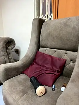 sknzy09 online show from 12-02-25, 11:48