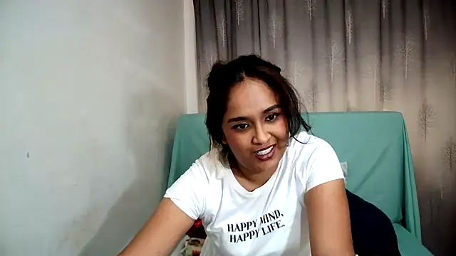 Snapshot of Cute_Indian00 chatting on 01-16-25, 06:03 Cute Indian00 online show from 01-16-25, 06:03