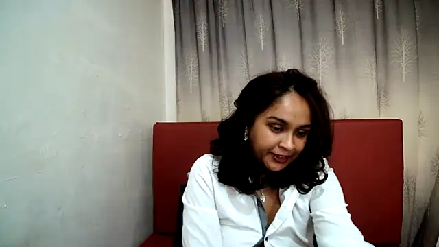 Snapshot of Cute_Indian00 chatting on 01-20-25, 12:18 Cute Indian00 online show from 01-20-25, 12:18