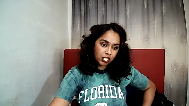 Snapshot of Cute_Indian00 chatting on 01-22-25, 09:24 Cute Indian00 online show from 01-22-25, 09:24