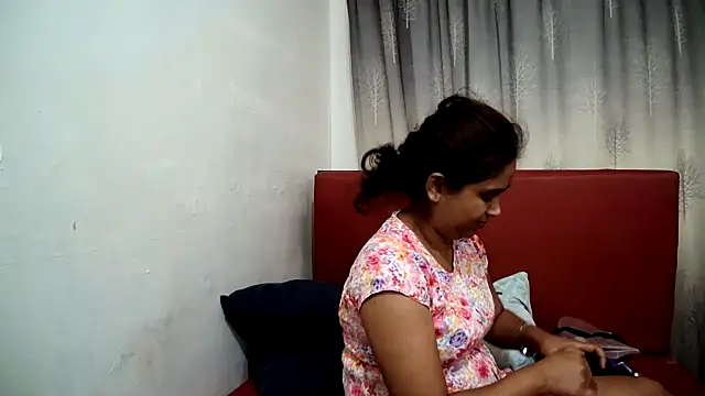 Snapshot of Cute_Indian00 chatting on 01-28-25, 05:11 Cute Indian00 online show from 01-28-25, 05:11