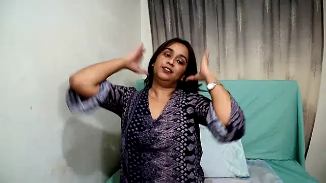 Snapshot of Cute_Indian00 chatting on 02-02-25, 02:56 Cute Indian00 online show from 02-02-25, 02:56