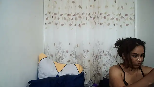 Snapshot of Cute_Indian00 chatting on 02-18-25, 05:31 Cute Indian00 online show from 02-18-25, 05:31