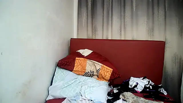 Snapshot of Cute_Indian00 chatting on 03-11-25, 01:56 Cute Indian00 online show from 03-11-25, 01:56