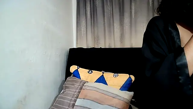 Snapshot of Cute_Indian00 chatting on 03-20-25, 01:04 Cute Indian00 online show from 03-20-25, 01:04