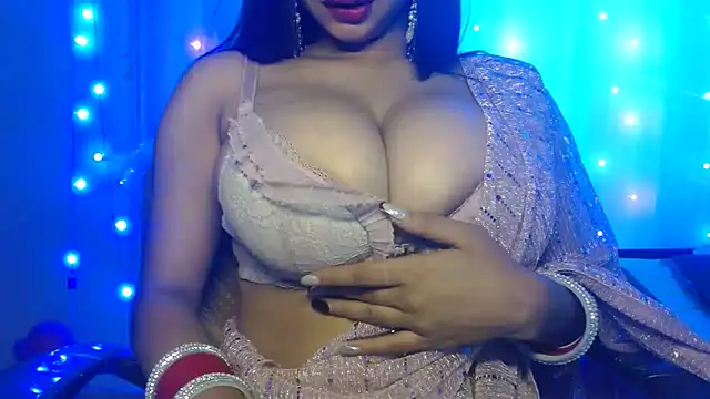 Naughty nikkii online show from 03-08-25, 11:37