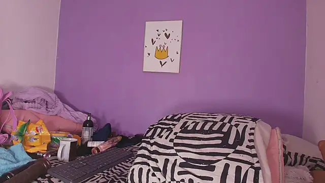 Snapshot of vale_ross_ chatting on 01-28-25, 06:05 vale ross  online show from 01-28-25, 06:05