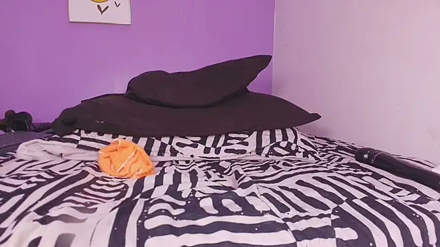 Snapshot of vale_ross_ chatting on 03-14-25, 09:14 vale ross  online show from 03-14-25, 09:14