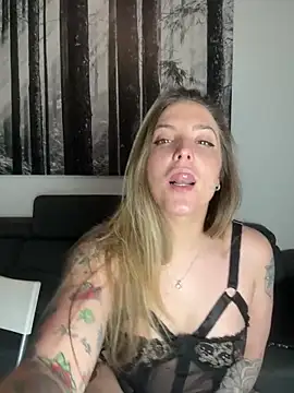 LiliMorganxxx online show from 04-23-26, 10:45