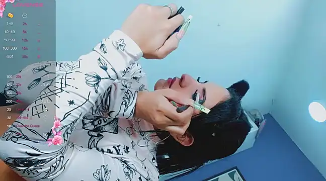 Snapshot of valentina_princess_ chatting on 02-03-25, 01:52 valentina princess online show from 02-03-25, 01:52