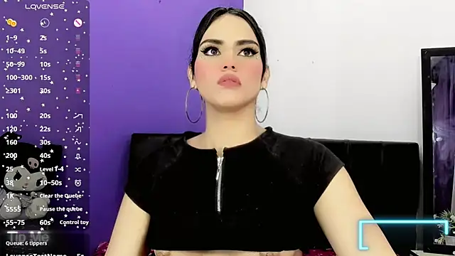 Snapshot of valentina_princess_ chatting on 10-29-25, 05:47 valentina princess online show from 10-29-25, 05:47