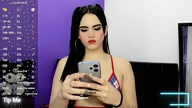 Snapshot of valentina_princess_ chatting on 10-31-25, 09:21 valentina princess online show from 10-31-25, 09:21