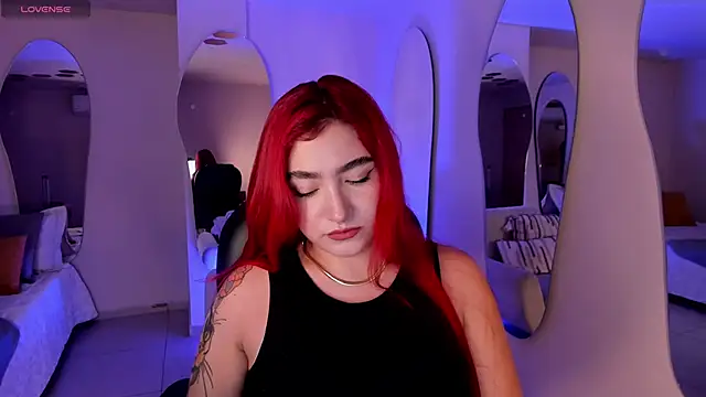 ViolettCastel online show from 09-30-25, 06:46