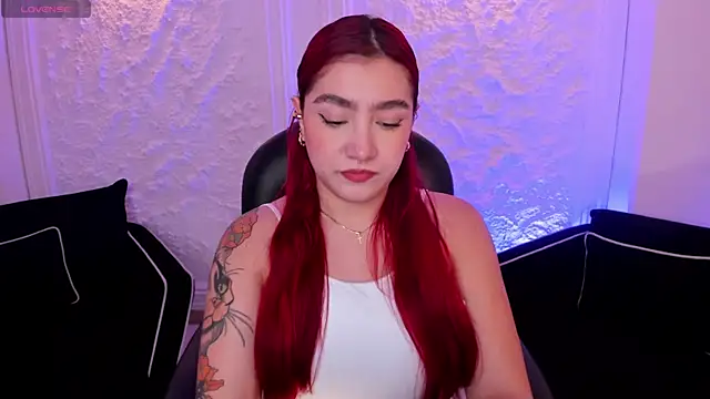 ViolettCastel online show from 10-17-25, 07:05