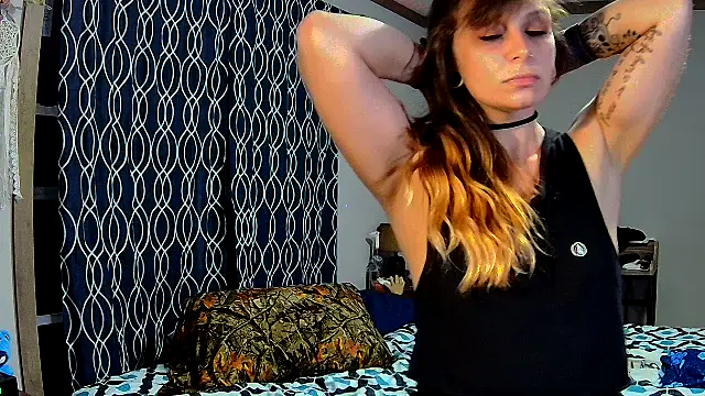 Snapshot of ZeelaXoXo chatting on 10-02-25, 04:30 ZeelaXoXo online show from 10-02-25, 04:30