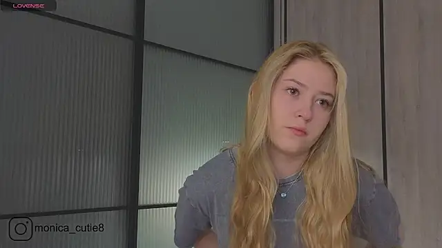 Monikacutie online show from 03-12-25, 04:19