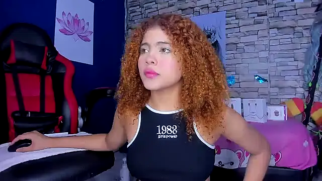 sofiacastillo01 online show from 01-28-25, 01:05