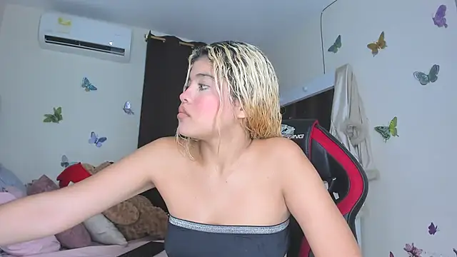 sofiacastillo01 online show from 09-25-25, 01:37