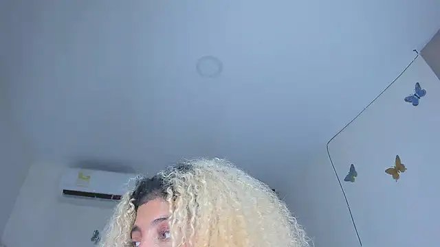 sofiacastillo01 online show from 11-25-25, 01:16