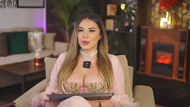 EvaSunderland online show from 01-12-25, 08:25