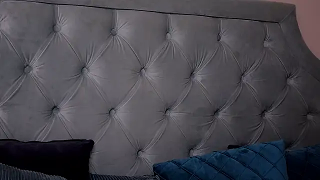 Snapshot of LucyAddison chatting on 02-23-25, 10:49 LucyAddison online show from 02-23-25, 10:49