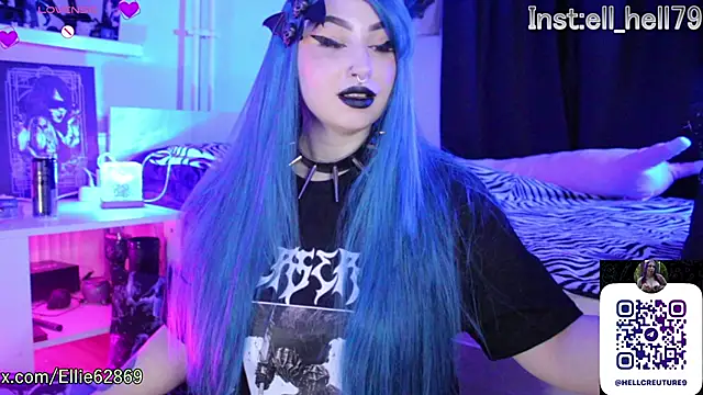 Snapshot of Kitty_goth chatting on 10-19-25, 05:24 Kitty goth online show from 10-19-25, 05:24